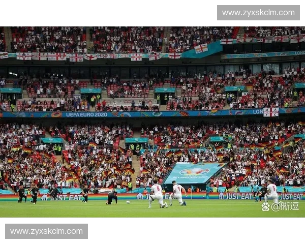 足球世界杯每四年举行一次,它对全球足球迷的意义与影响深远 足球世界杯每四年举行一次,它对全球足球迷的意义与影响深远